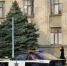 «Полицейскую» машину привезли к администрации Кубани на прицепе минивэна - SochiStream.Ru
