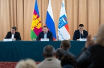 Депутаты Городского Собрания Сочи Темур Эйнатов и Степан Кагосян приняли участие в сходе граждан села Прогресс, который провел мэр Сочи Алексей Копайгородский