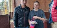 Депутаты ГСС по округу «Горный» Константин Офлиди, Александр Жигалко и Константин Сыпало поздравили многодетных матерей - Городское Собрание
