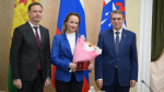 Глава Сочи Андрей Прошунин и председатель Городского Собрания Сочи Виктор Филонов вручили многодетным матерям знаки почета «Материнская слава»