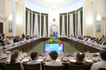 Глава Сочи Андрей Прошунин и председатель Городского Собрания Сочи Виктор Филонов вручили многодетным матерям знаки почета «Материнская слава»