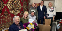 Илья Стопченко поздравил с юбилеем участницу трудового фронта Нинель Вербицкую - Городское Собрание