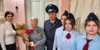 Участникам Великой Отечественной войны вручают юбилейные медали - Сочи объектив