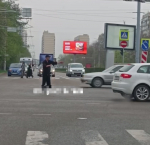 В Краснодаре лжерегулировщик устроил импровизированный перформанс на перекрёстке