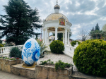 В Сочи началось праздничное оформление улиц к главному православному празднику – Светлому Христову Воскресению