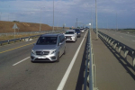В очереди перед Крымским мостом на Кубани стоят 300 машин