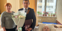 Владимир Торосян вручил памятный знак и удостоверение Почетного гражданина города Сочи ветерану Великой Отечественной войны Юрию Косицыну - Городское Собрание