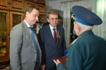 Глава Сочи Андрей Прошунин и председатель Городского Собрания Сочи Виктор Филонов к 80-летию Великой Победы вручили знак Почетного гражданина города ветерану Николаю Рудометкину