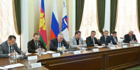 Глава Сочи Андрей Прошунин и председатель Городского Собрания Сочи Виктор Филонов приняли участие в выездном заседании Комитета Государственной Думы Российской Федерации по строительству и ЖКХ - Городское Собрание