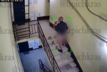 В Краснодаре мужчина без штанов бегал по подъездам многоэтажек