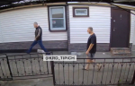 В Краснодаре лысый мужчина с татуировками издевался над соседской кошкой