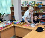 В библиотеке семейного чтения МБУК «ЦБС г. Сочи» на летней досуговой площадке «Лето с пользой» ребят ждали интересные занятия на игротеке