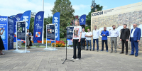 В Сочи открылась уличная выставка «СВОИ», посвященная героям Великой Отечественной войны и специальной военной операции - Sochi.Com