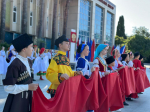 В Сочи отмечают День Государственного флага Российской Федерации