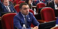 Председатель Горсобрания Сочи Виктор Филонов поздравил депутата Законодательного Собрания Краснодарского края Арменака Тозляна с днем рождения - Городское Собрание
