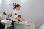 В Сочи впервые голосующим вручают свидетельства молодого избирателя