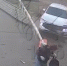 В Краснодаре столб едва не придавил мать с коляской из-за водителя с ребёнком - SochiStream.Ru