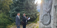 Илья Стопченко провел выездную рабочую встречу в мкр. Семашко в п. Уч-Дере по вопросу оформления земельных участков под воинские захоронения. - Городское Собрание