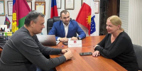 Владислав Жиронкин провел прием граждан в микрорайоне «Голубые Дали» - Городское Собрание