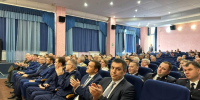 Илья Стопченко совместно с главой Лазаревского района Максимом Ермолаевым поздравили сотрудников полиции и ветеранов органов внутренних дел с профессиональным праздником - Городское Собрание