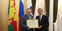 Председатель Горсобрания Сочи Виктор Филонов и депутаты первого созыва ГСС поздравили с 70-летием первого председателя Городского Собрания Сочи Юрия Барзыкина - Городское Собрание