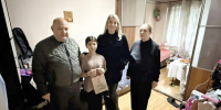 Олег Фатеев и Елена Дорогинина приняли участие в благотворительной акции «Ёлка желаний». - Городское Собрание
