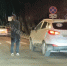В Анапе на перекрестке заметили «регулировщика на минималках» в домашнем халате - SochiStream.Ru