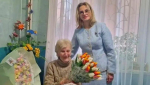 Депутат Ульяна Катриченко поздравила с 8 Марта бывшую малолетнюю узницу концлагеря Галину Дагдаверян