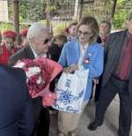 Депутат Ульяна Катриченко поздравила ветеранов, блокадников и узников концлагерей с Днем Великой Победы 9 Мая