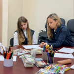 В Творческой гостиной «Арт‑Медиа‑Центра «Родина» ученики школы № 24 г. Сочи создали работы для Всероссийского конкурса детского рисунка «Доверие потребителей»